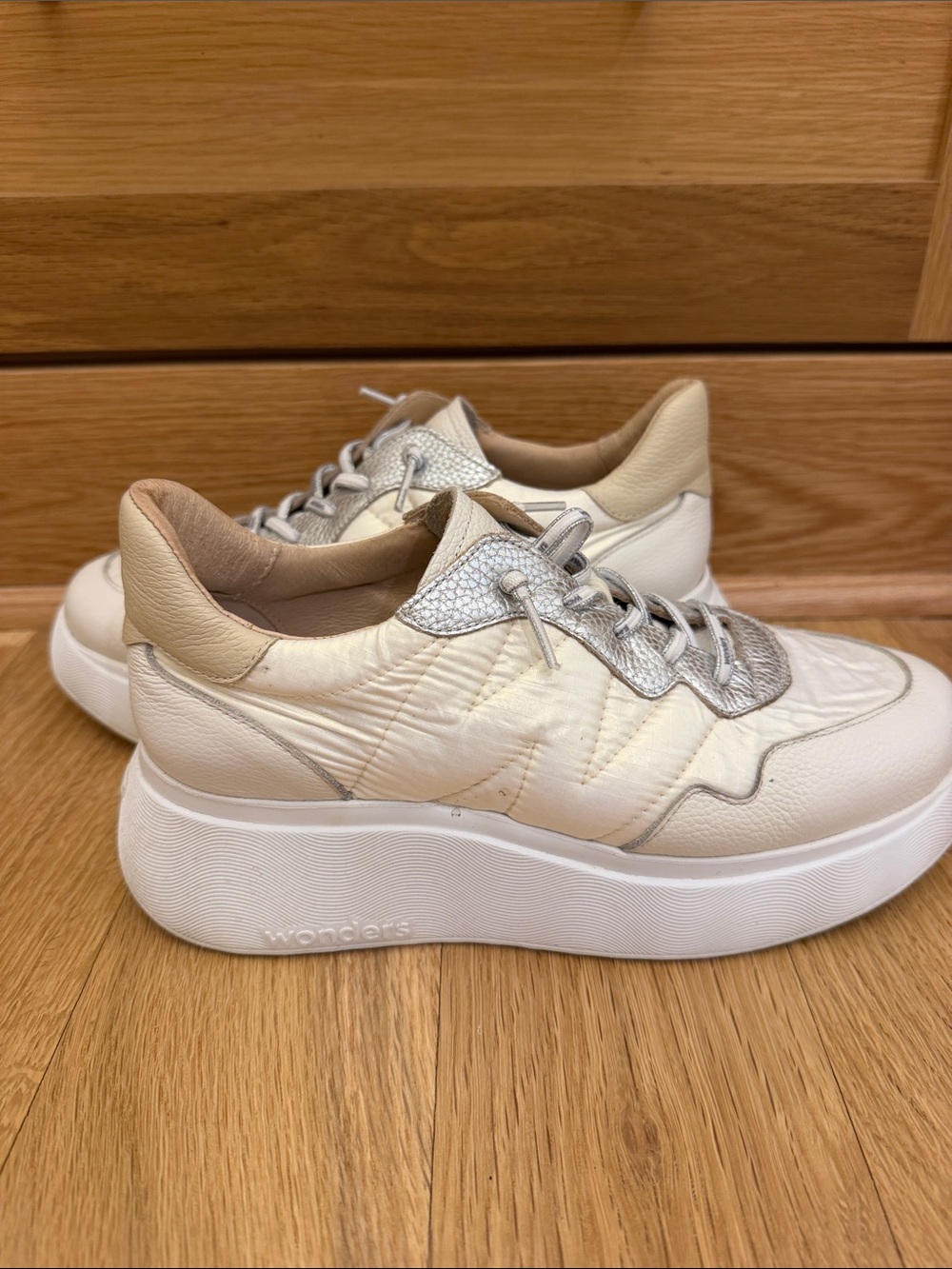 Wonders Cream Leather Platform Sneaker